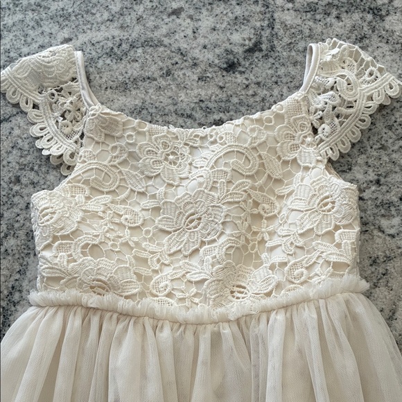 Lace and Tulle Style Dress l 4T - Picture 3 of 7